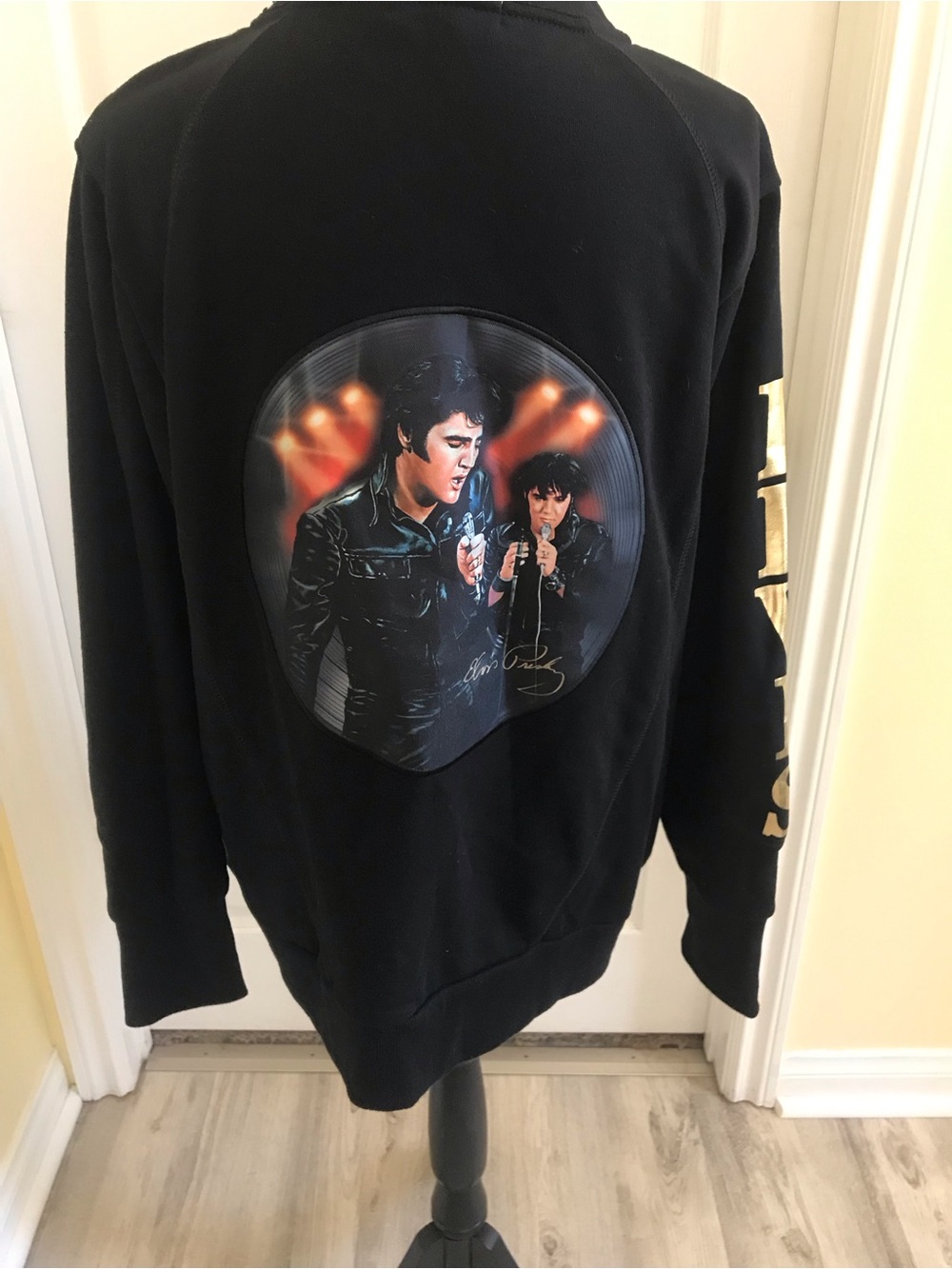 The Bradford Exchange Black Elvis Presley Graphic Pullover Jacket